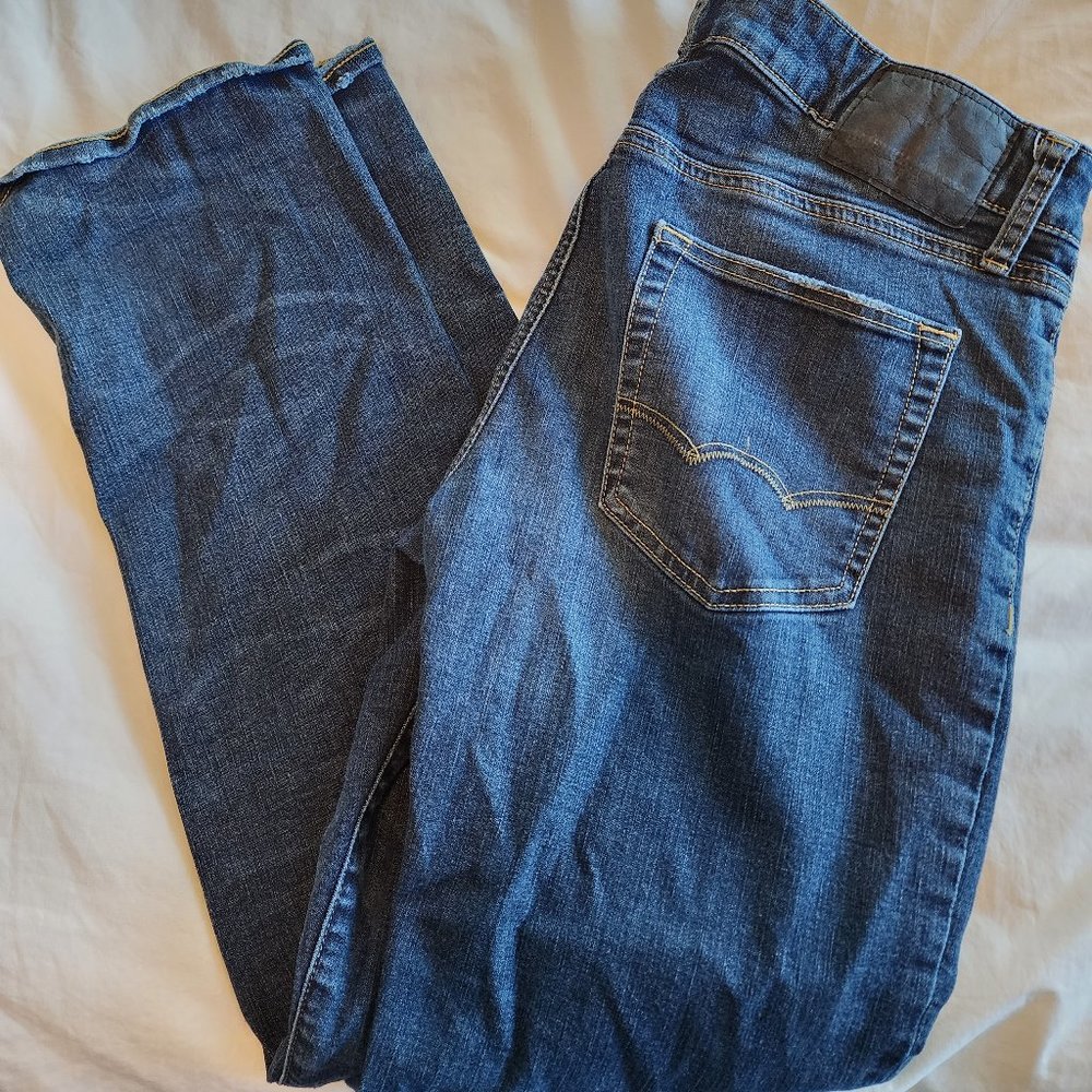 American Eagle 32/32 Extreme Flex 4 Lightly Worn Blue Jeans